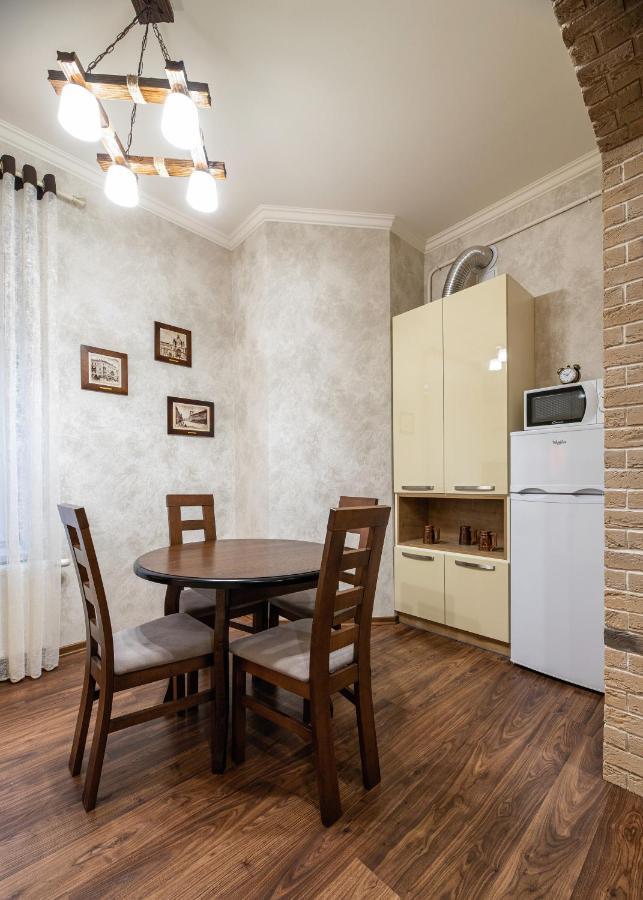 Historic Apartment Sofia In The Old Town Leópolis Exterior foto